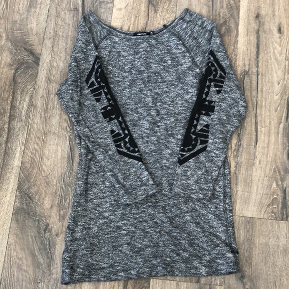 OBEY Women’s XS tunic - Picture 2 of 2